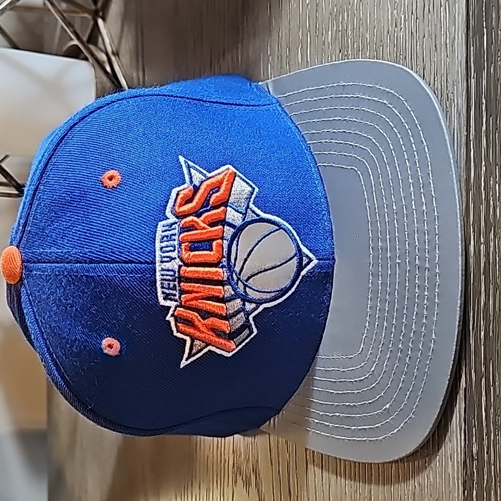 Knicks snap back hat